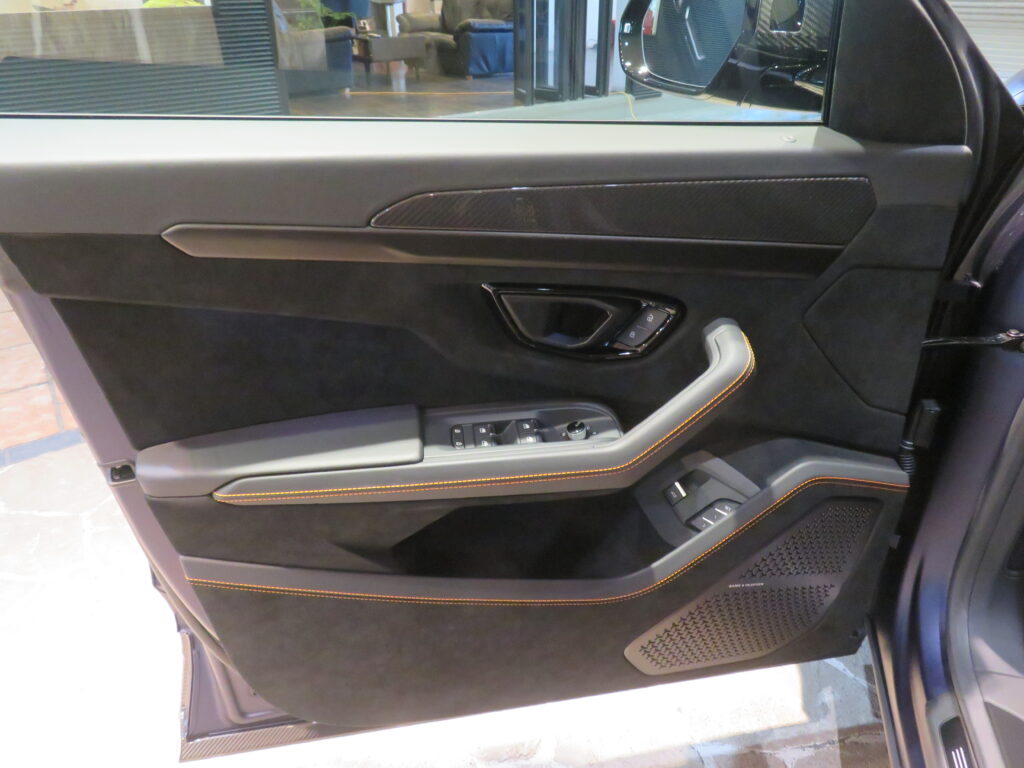 Ｕｒｕｓ Ｐｅｒｆｏｒｍａｎｔｅ