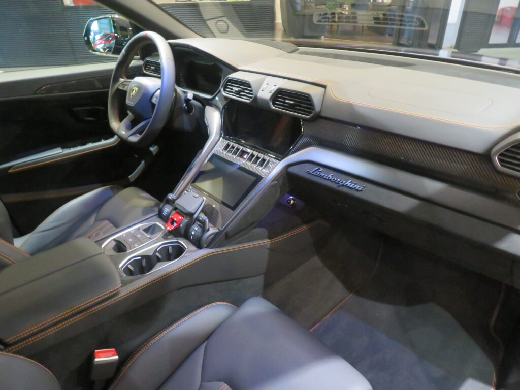 Ｕｒｕｓ Ｐｅｒｆｏｒｍａｎｔｅ
