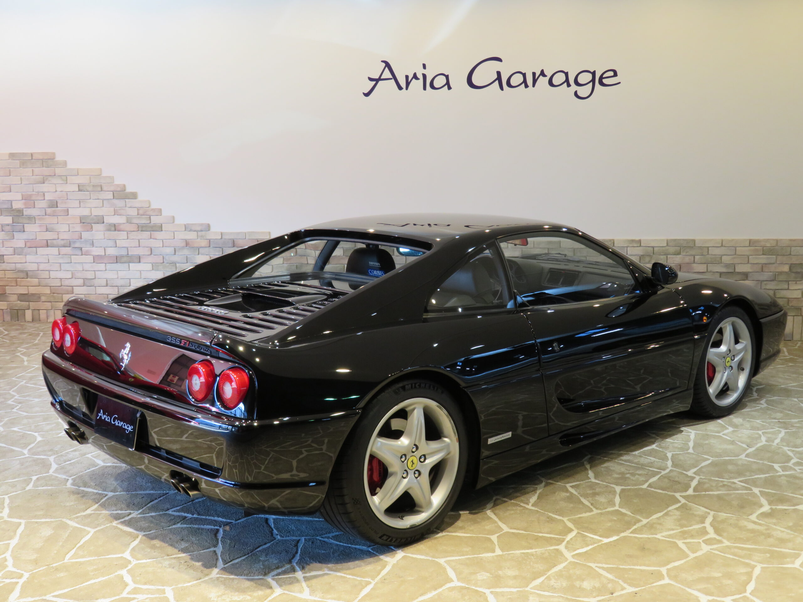 リトラクタブルヘッドライトのＦ３５５Ｂ！